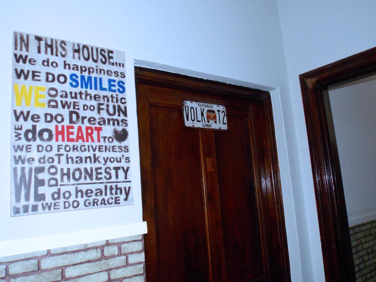 Trap Houz Backpackers Hostel Kaapstad Buitenkant foto