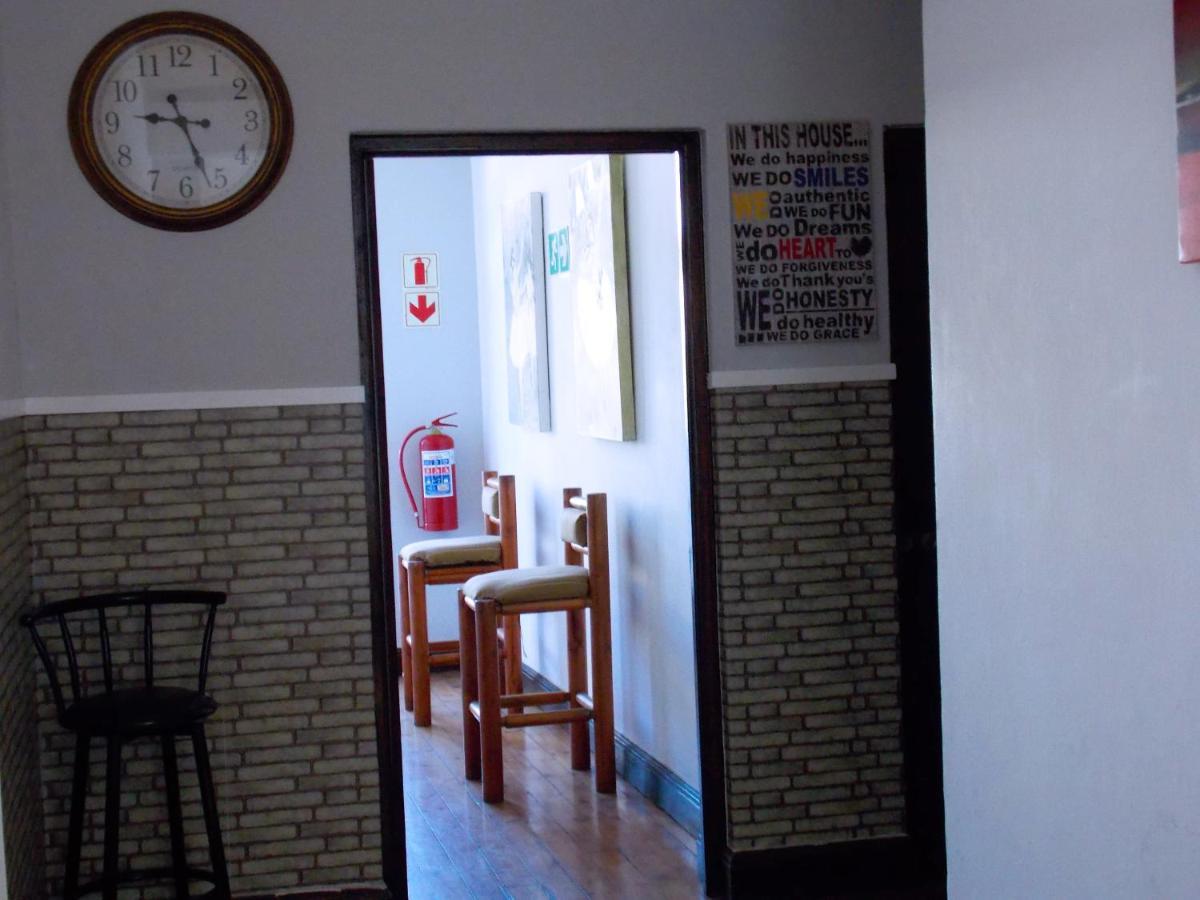 Trap Houz Backpackers Hostel Kaapstad Buitenkant foto