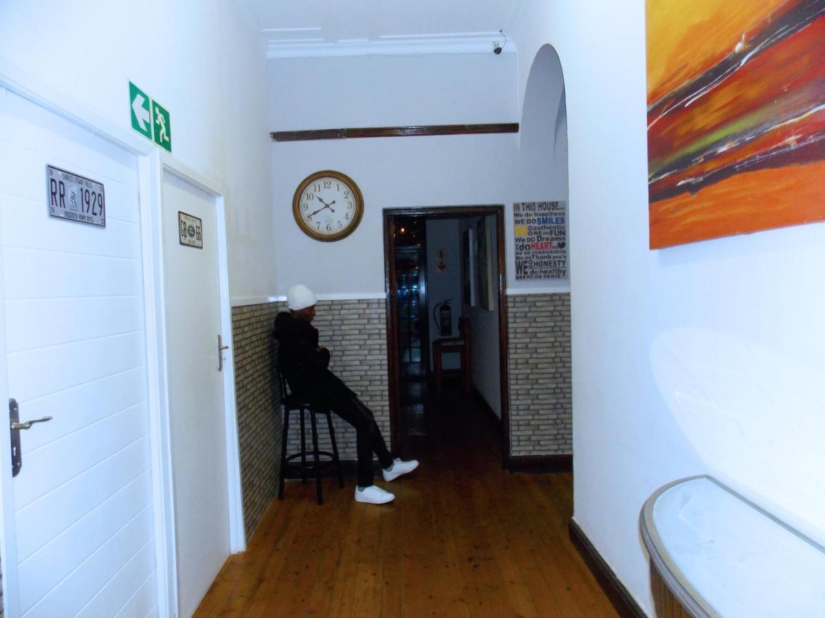 Trap Houz Backpackers Hostel Kaapstad Buitenkant foto