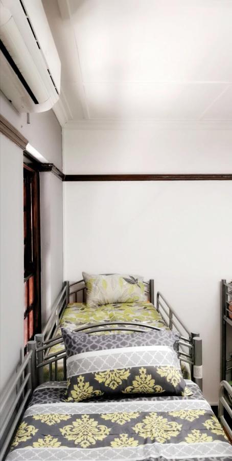 Trap Houz Backpackers Hostel Kaapstad Buitenkant foto