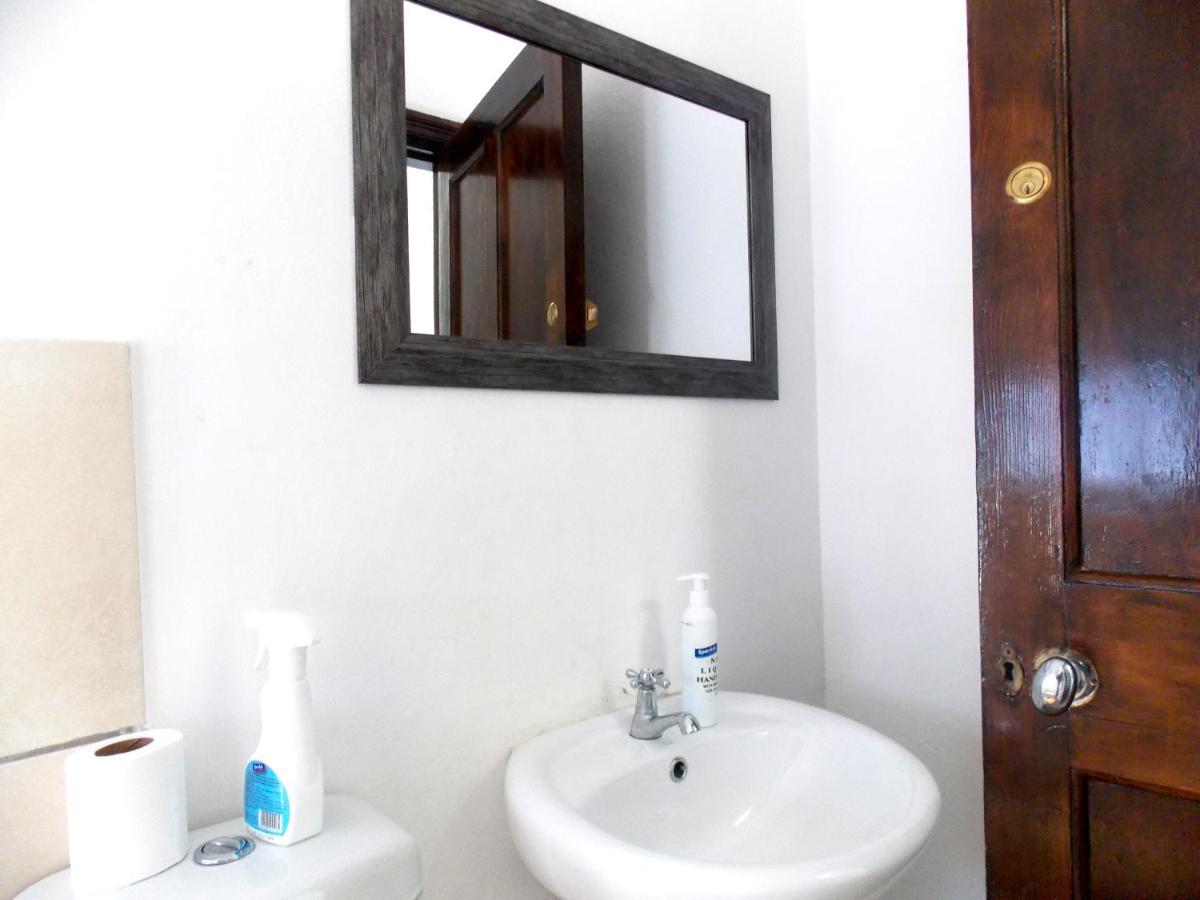 Trap Houz Backpackers Hostel Kaapstad Buitenkant foto